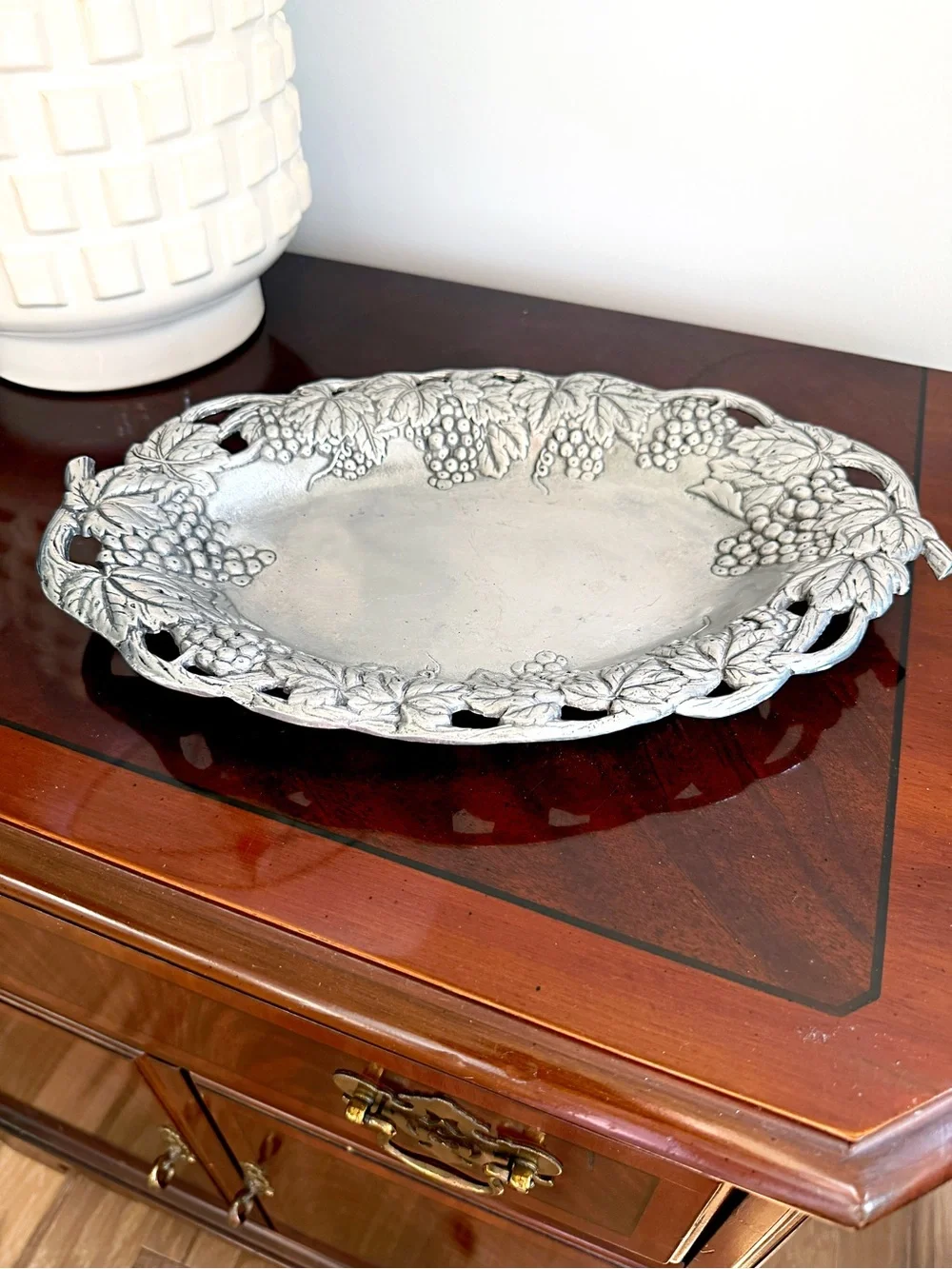 Arthur Court Oval Grape Serving Tray Dish 1990 Signed 13.5 